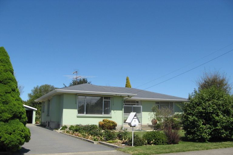 Photo of property in 3 Woodend Road, Woodend, 7610