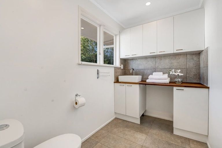 Photo of property in 3 Gladys Avenue, Glenfield, Auckland, 0629