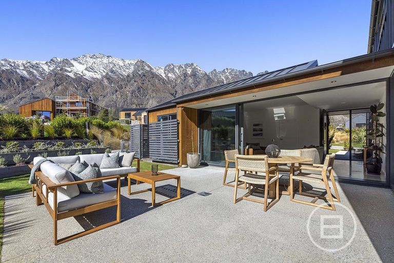 Photo of property in 9 Falconer Rise, Jacks Point, Queenstown, 9371