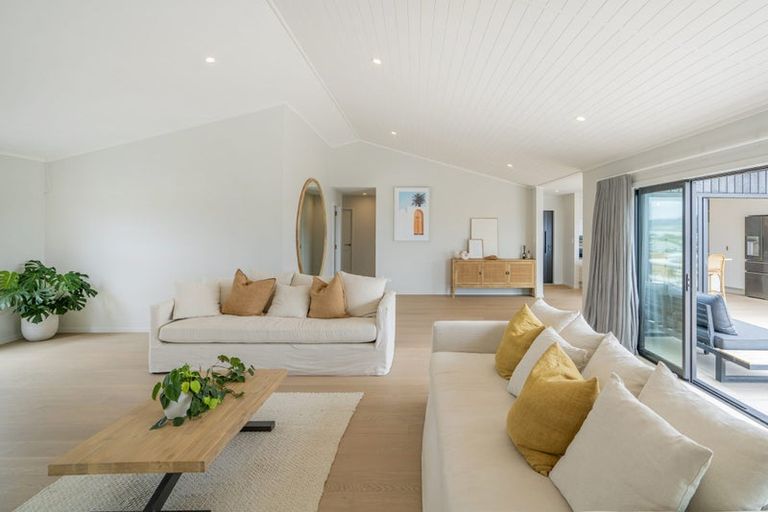 Photo of property in 5 Joyce Harsant Place, Cooks Beach, 3591