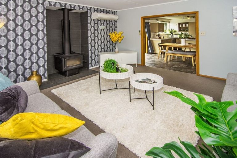 Photo of property in 12 Madden Place, Solway, Masterton, 5810