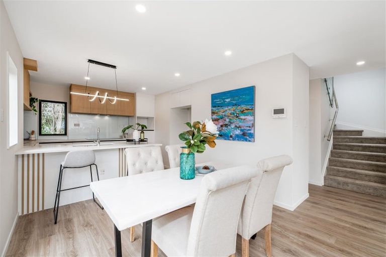 Photo of property in 9b Edwards Avenue, Henderson, Auckland, 0610