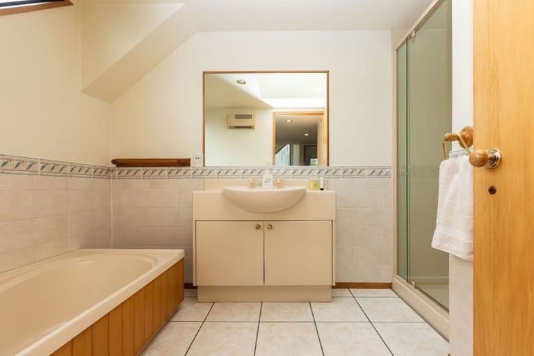 Photo of property in 9 Clyde Road, Upper Riccarton, Christchurch, 8041