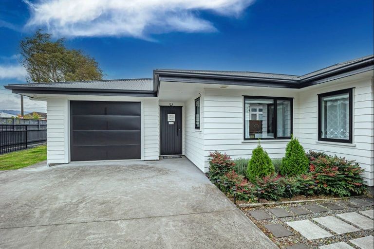 Photo of property in 23 Quinn Road, Levin, 5510