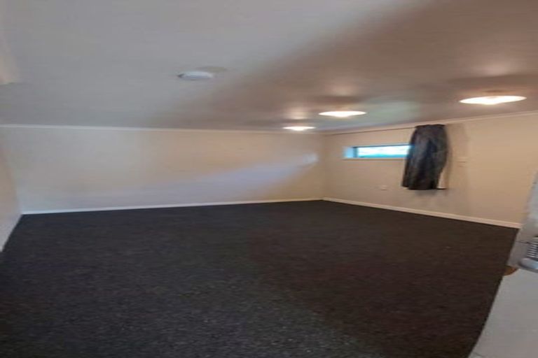 Photo of property in 2 Antrim Place, Hokowhitu, Palmerston North, 4410