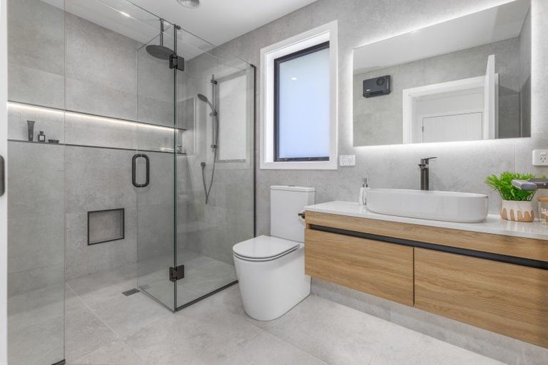 Photo of property in 60b Queen Charlotte Drive, Aotea, Porirua, 5024