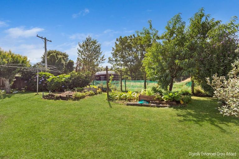 Photo of property in 4 Hugh Avenue, Hamurana, Rotorua, 3097