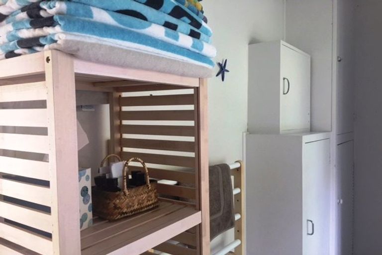 Photo of property in 27 Bournemouth Terrace, Murrays Bay, Auckland, 0630