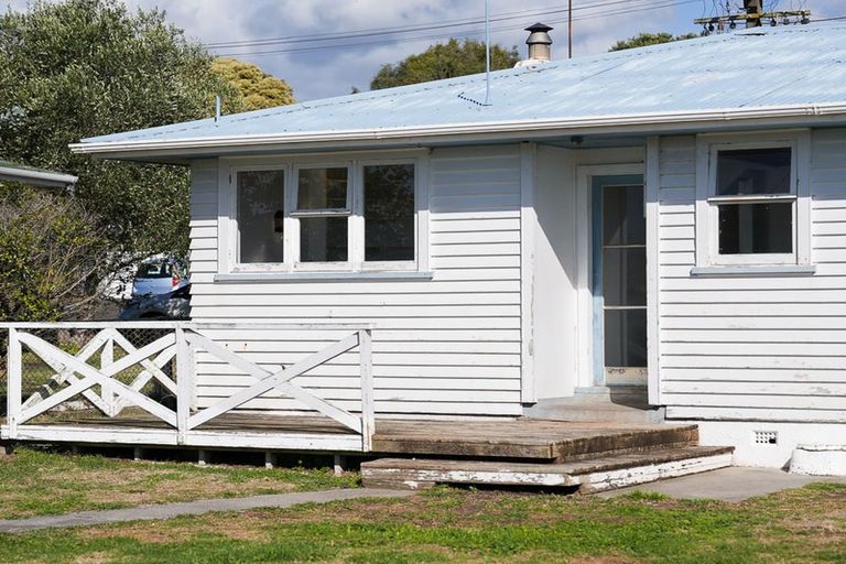 Photo of property in 48 Lupin Road, Otaki, 5512