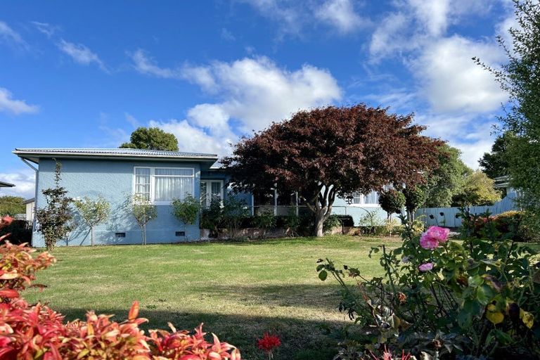 Photo of property in 17 Thyra Street, Dannevirke, 4930