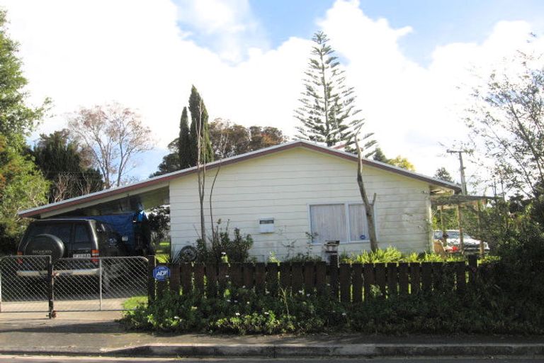 Photo of property in 2 Okere Place, Tikipunga, Whangarei, 0112