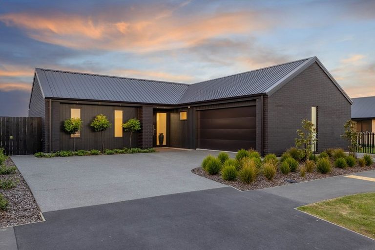 Photo of property in 27 Collier Drive, Halswell, Christchurch, 8025