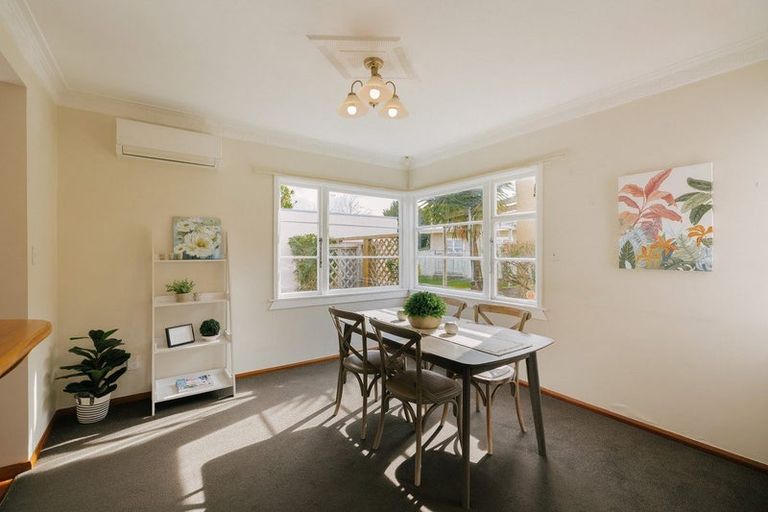 Photo of property in 21 Winston Avenue, Hokowhitu, Palmerston North, 4410