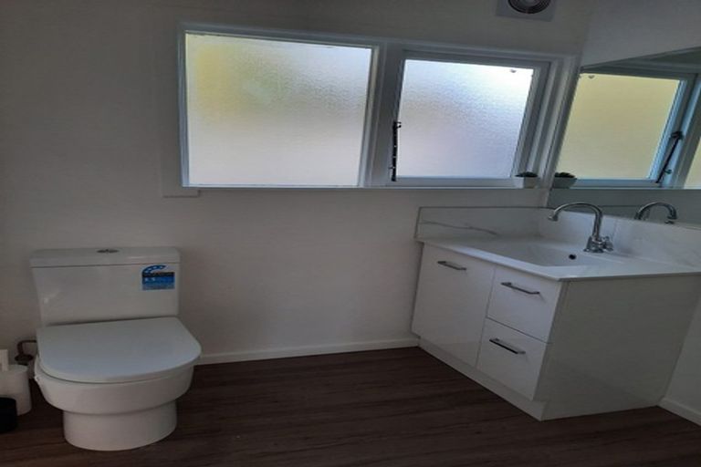 Photo of property in 2/168 Boundary Road, Blockhouse Bay, Auckland, 0600