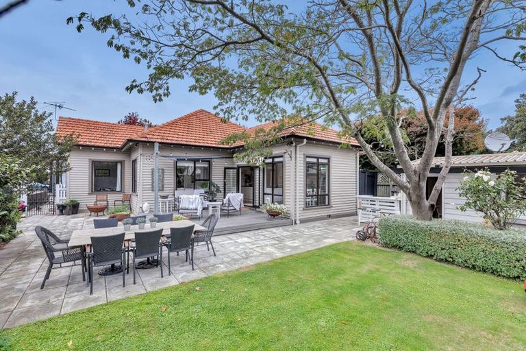 Photo of property in 14 Tui Street, Fendalton, Christchurch, 8041