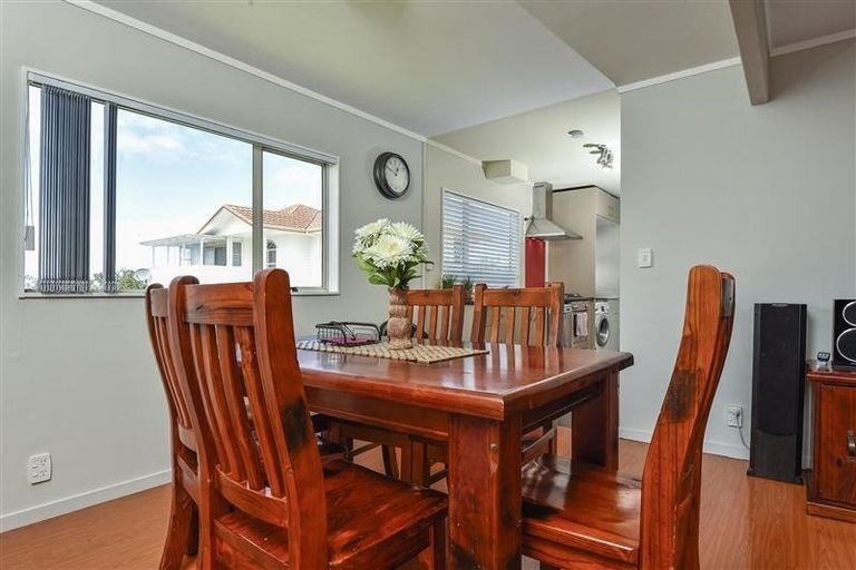 Photo of property in 2/10 Rewa Street, New Lynn, Auckland, 0600