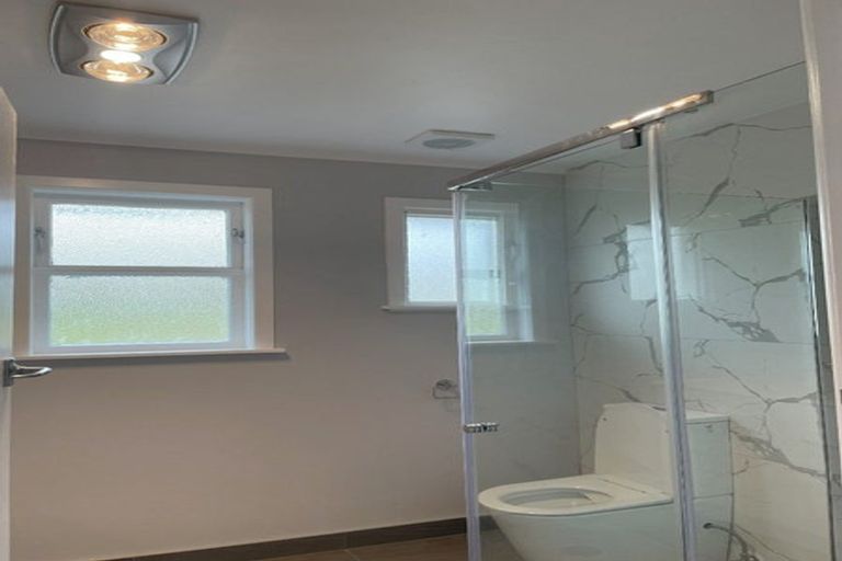 Photo of property in 39 Park Road, Glenfield, Auckland, 0629