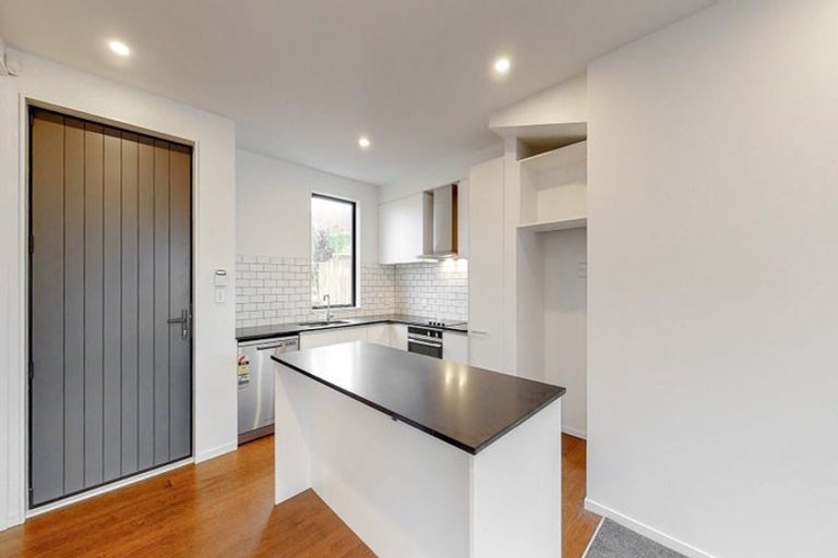 Photo of property in 7/62 Spenmoor Street, Newlands, Wellington, 6037