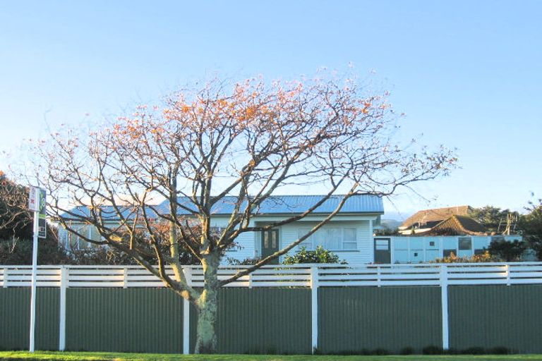 Photo of property in 68 Ocean Road, Paraparaumu Beach, Paraparaumu, 5032