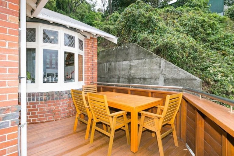 Photo of property in 450 Evans Bay Parade, Hataitai, Wellington, 6021