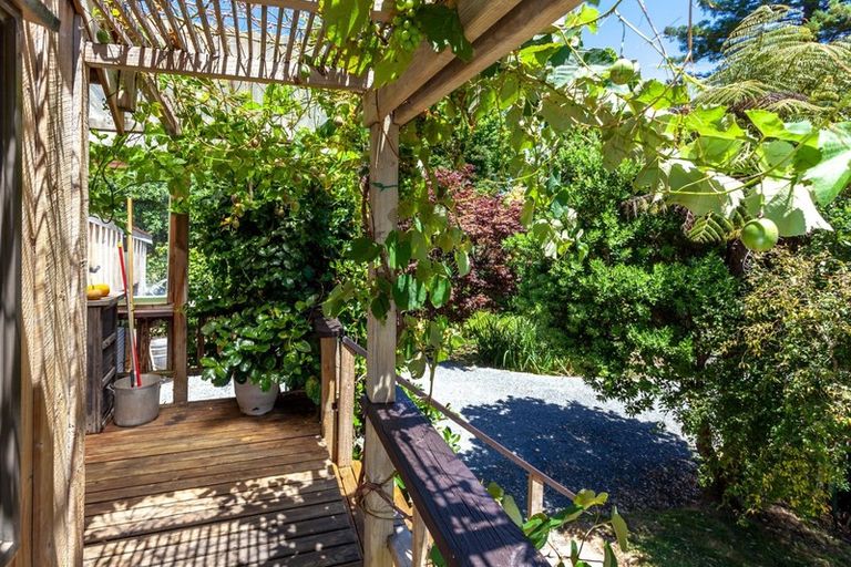 Photo of property in 2 Oxford Terrace, Coromandel, 3506