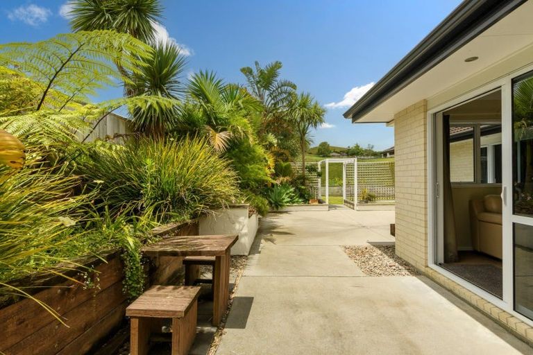 Photo of property in 100 Falcon Drive, Welcome Bay, Tauranga, 3112