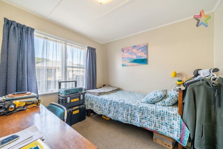 Photo of property in 5 Willow Grove, Wainuiomata, Lower Hutt, 5014