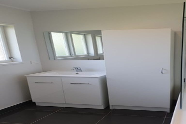 Photo of property in 1/11 Broadview Place, Howick, Auckland, 2014