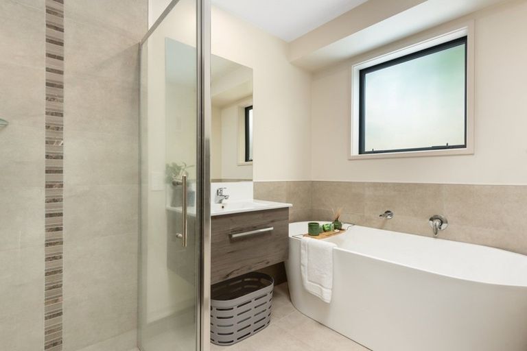 Photo of property in 2 Raptor Way, Welcome Bay, Tauranga, 3175