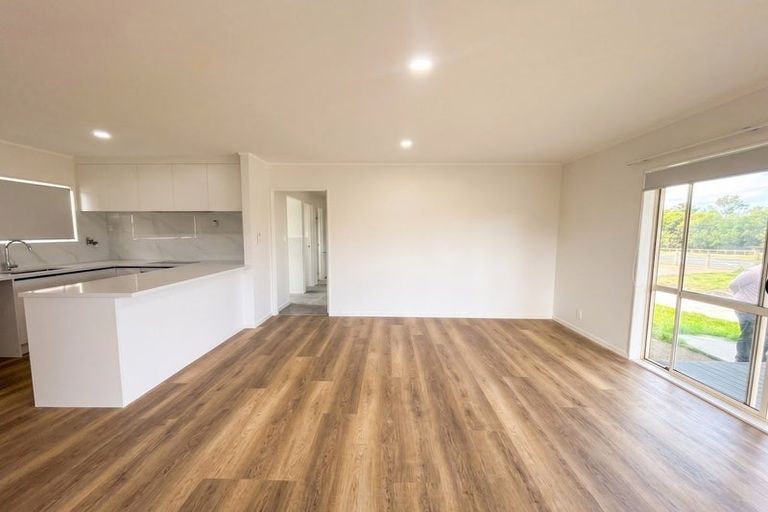 Photo of property in 95 Sykes Road, Weymouth, Auckland, 2103