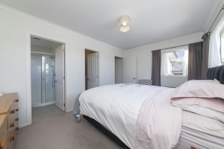 Photo of property in 87c Triangle Road, Massey, Auckland, 0614