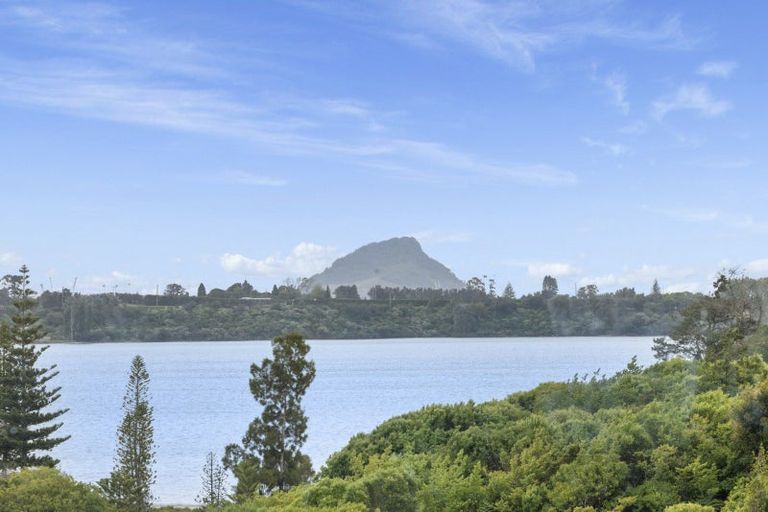 Photo of property in 37 Dingadee Street, Welcome Bay, Tauranga, 3112