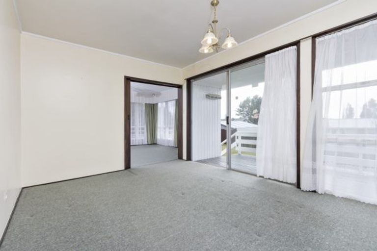 Photo of property in 13 Paulange Place, Pakuranga Heights, Auckland, 2010