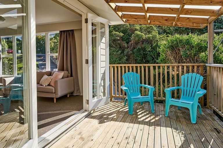 Photo of property in 22 Angell Street, Johnsonville, Wellington, 6037