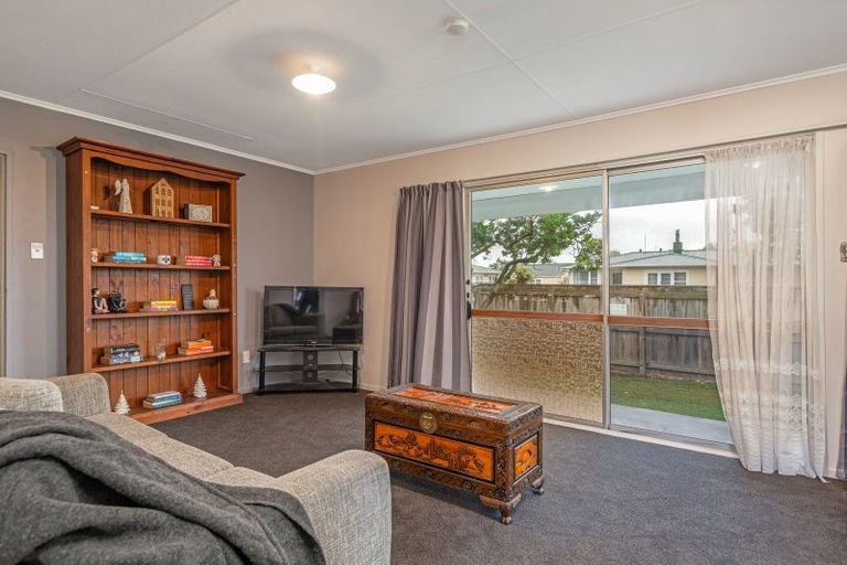 Photo of property in 1 Cavendish Crescent, Awapuni, Palmerston North, 4412