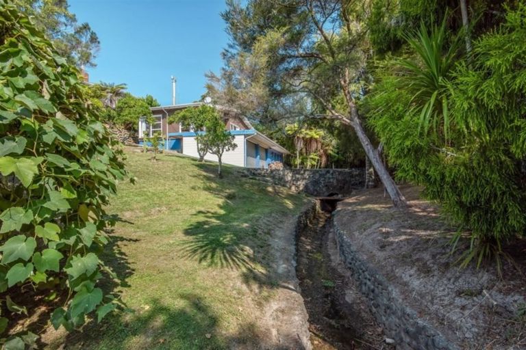 Photo of property in 115 Beach Haven Road, Beach Haven, Auckland, 0626