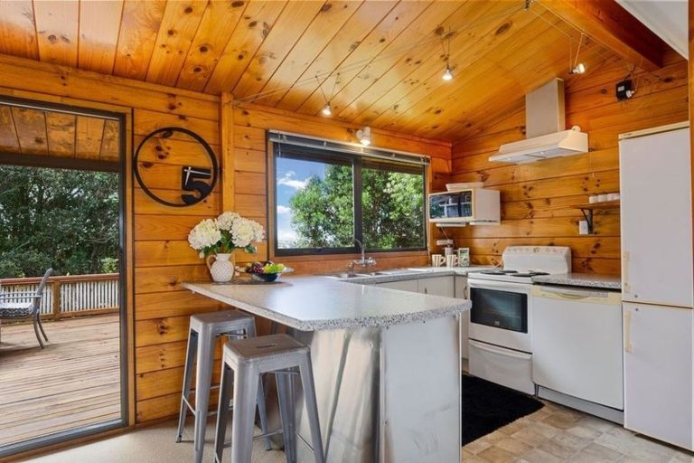 Photo of property in 156 Oaktree Avenue, Browns Bay, Auckland, 0630