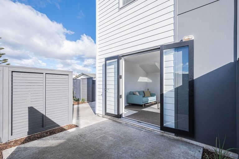 Photo of property in 24a Main Road, Titahi Bay, Porirua, 5022