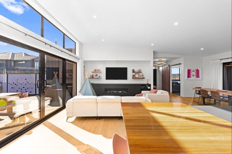 Photo of property in 7 Edenmore Terrace, Fitzherbert, Palmerston North, 4410