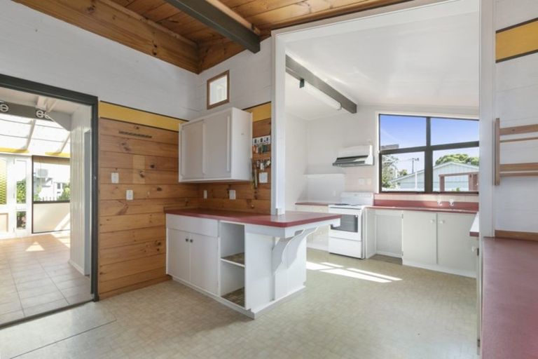 Photo of property in 16-18 Konini Street, Eastbourne, Lower Hutt, 5013