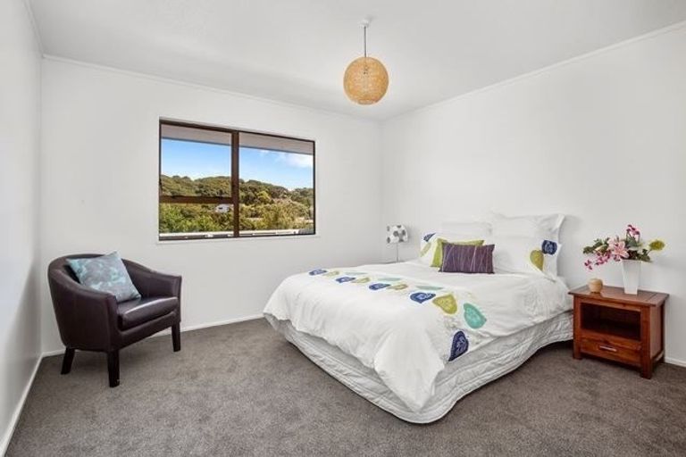 Photo of property in 49b Albatross Close, Whitby, Porirua, 5024