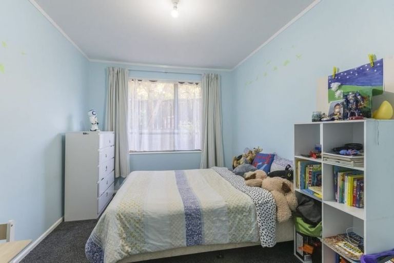 Photo of property in 28 Ruapehu Street, Paraparaumu, 5032