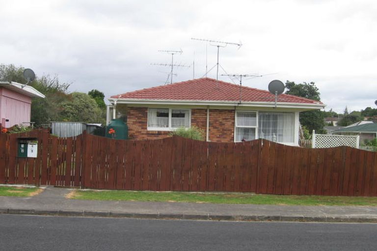 Photo of property in 2/1 Lingfield Street, Glenfield, Auckland, 0629
