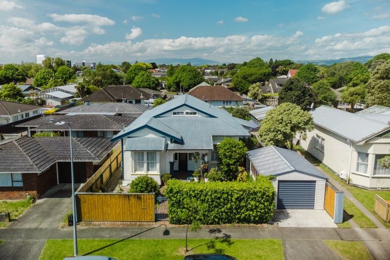 Photo of property in 37 Hereford Street, West End, Palmerston North, 4410