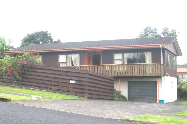 Photo of property in 1/2 Neal Avenue, Glenfield, Auckland, 0629