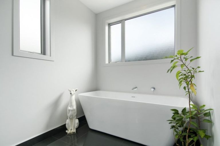 Photo of property in 2 Montia Close, Papamoa Beach, Papamoa, 3118