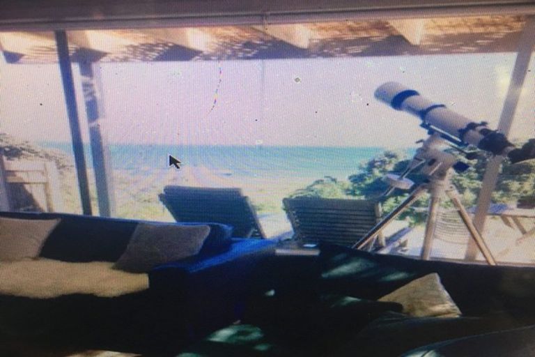 Photo of property in 21 Beach Valley Road, Piha, 0772