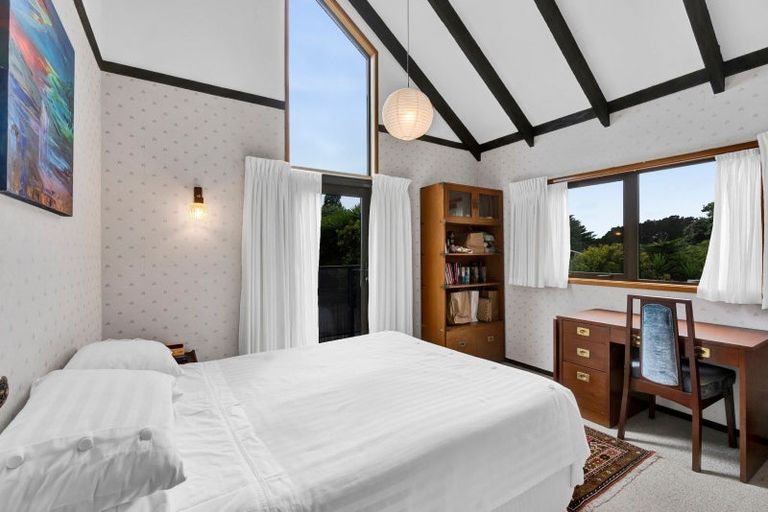 Photo of property in 24 Prudence Place, Oakura, 4314