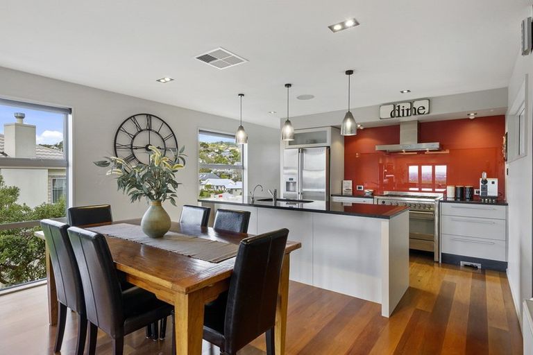 Photo of property in 11 Sasaram Lane, Cashmere, Christchurch, 8022