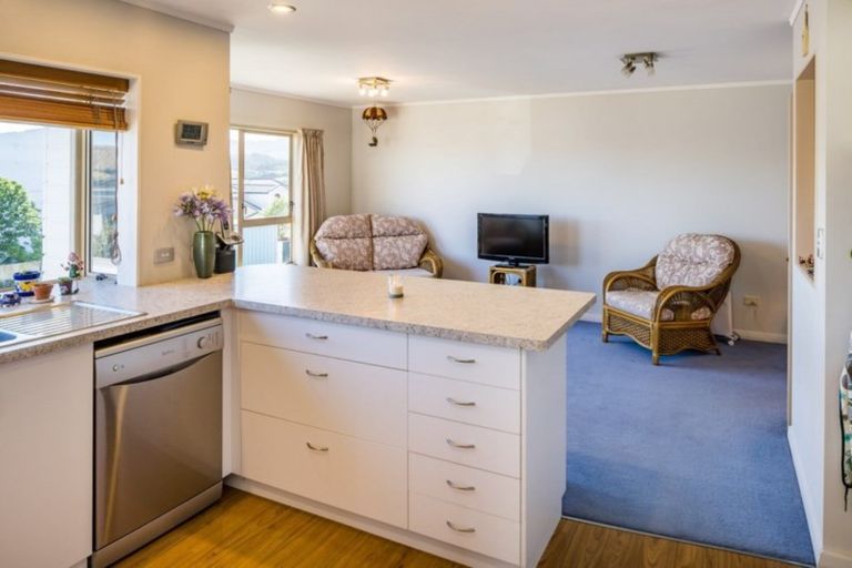 Photo of property in 6 Bowsprit Way, Whitby, Porirua, 5024